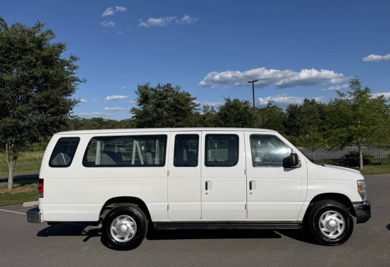 2012 Ford E-Series E-350 SD XLT