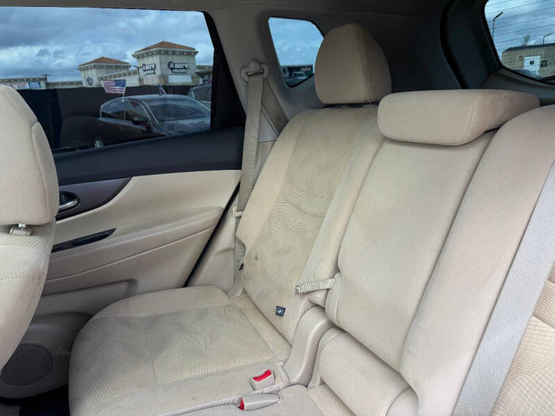 2016 Nissan Rogue SV
