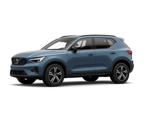 2023 Volvo XC40 B5 Plus Dark Theme