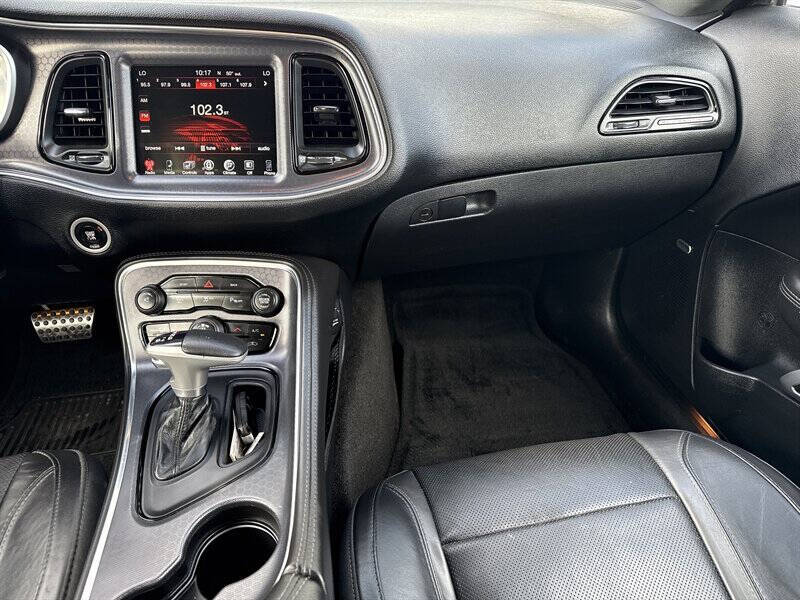 2015 Dodge Challenger SXT Plus