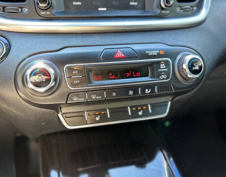 2020 Kia Sorento EX V6