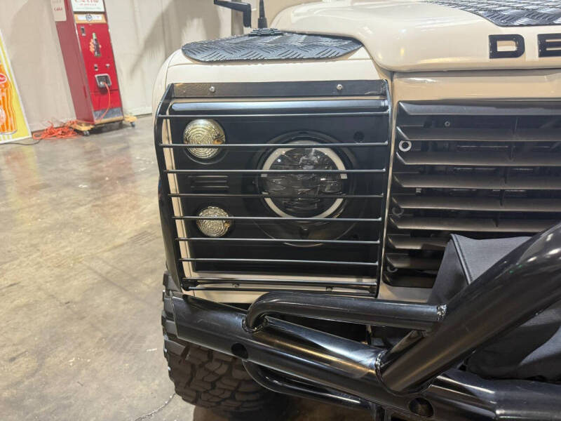 1990 Land Rover Defender