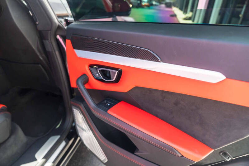 2020 Lamborghini Urus