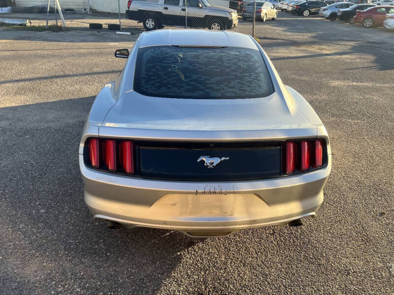 2015 Ford Mustang V6
