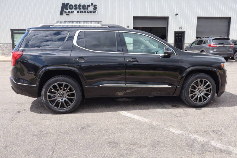 2023 GMC Acadia Denali