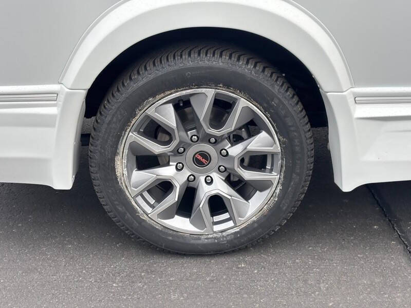 2025 GMC Savana 2500