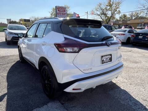 2024 Nissan Kicks SR