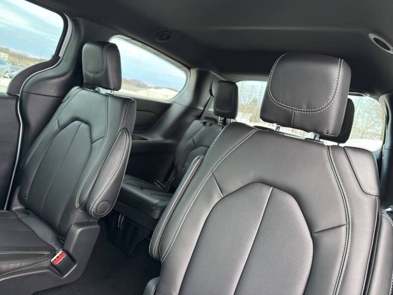 2026 Chrysler Voyager LX