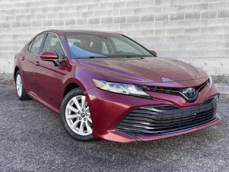 2020 Toyota Camry LE's photo