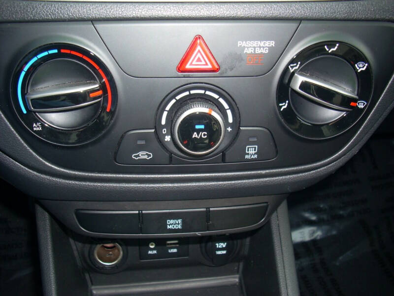 2022 Hyundai Accent SE