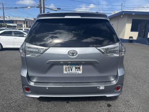 2012 Toyota Sienna SE 8-Passenger