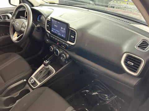 2025 Hyundai Venue SEL