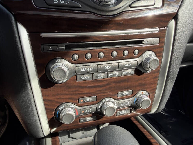 2014 Nissan Pathfinder SL