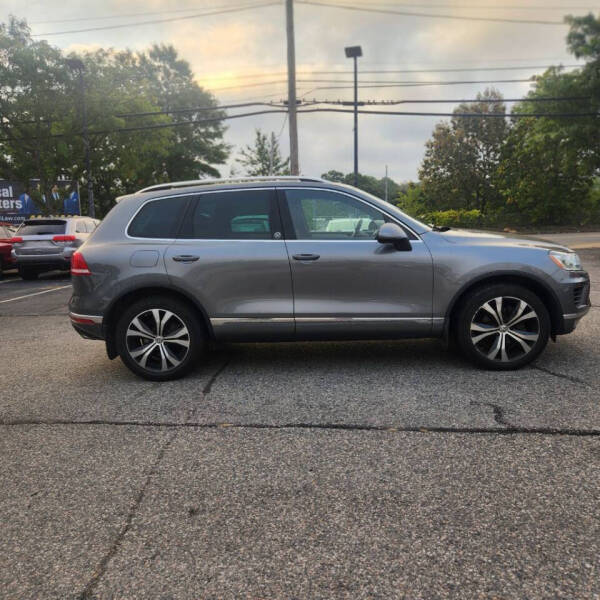 2017 Volkswagen Touareg V6 Wolfsburg