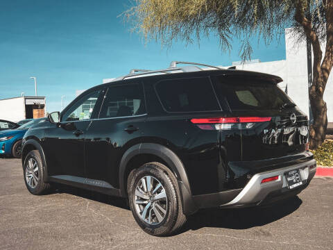 2025 Nissan Pathfinder SL