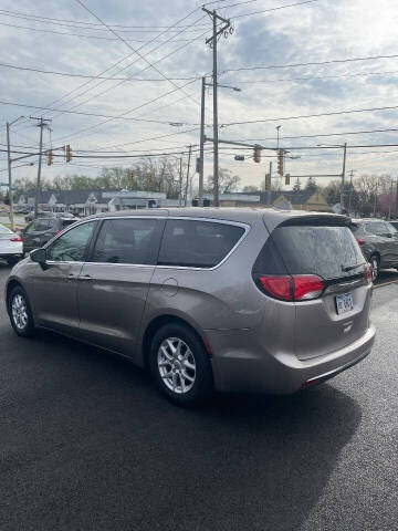 2017 Chrysler Pacifica Touring-L