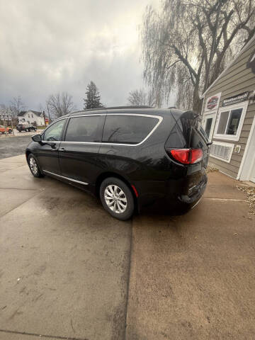 2017 Chrysler Pacifica Touring Plus