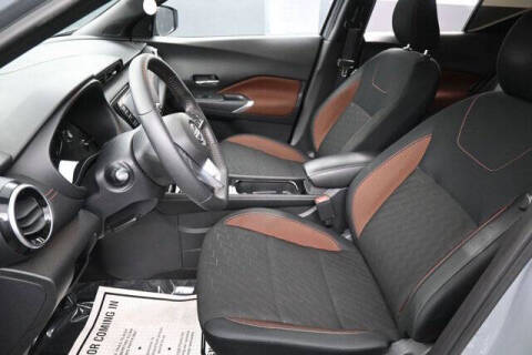 2023 Nissan Kicks SR