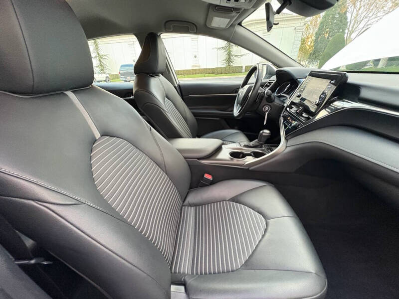 2024 Toyota Camry SE Nightshade