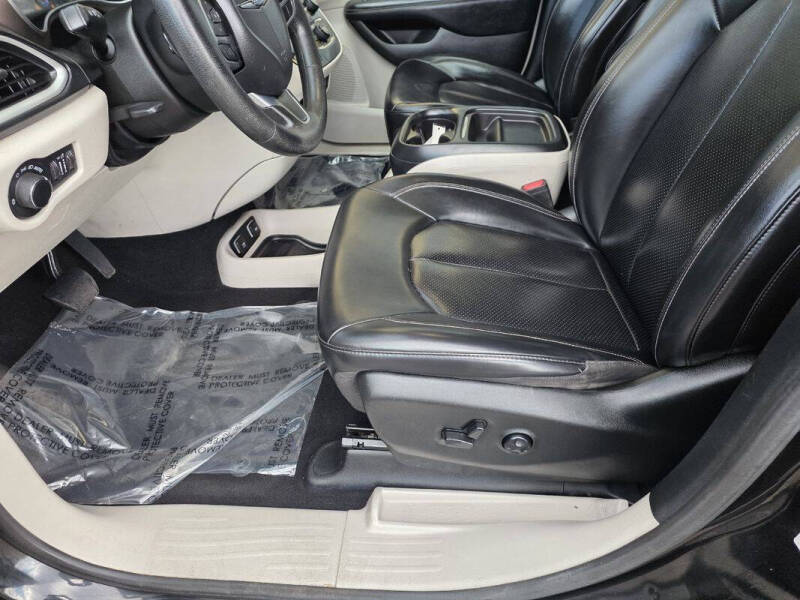 2021 Chrysler Voyager LXi