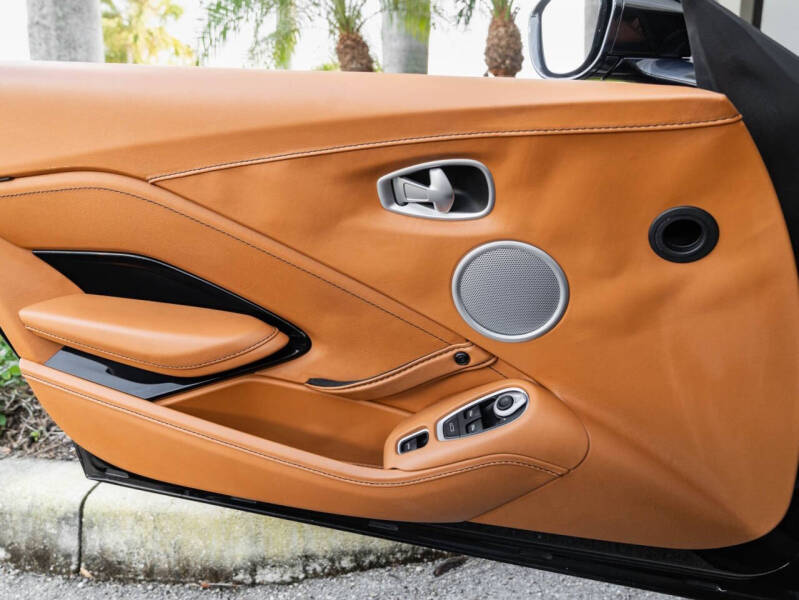 2021 Aston Martin Vantage