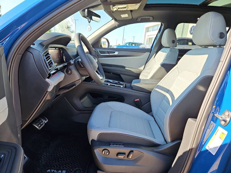 2026 Volkswagen Atlas Cross Sport SEL R-Line Black 4Motion