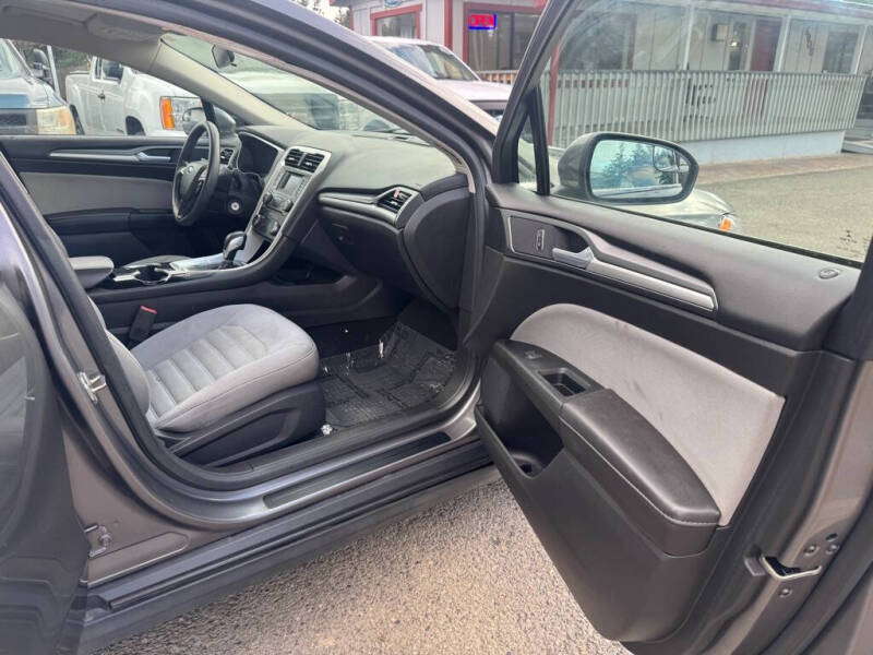 2014 Ford Fusion S