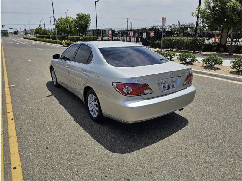2004 Lexus ES 330