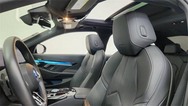 2025 BMW i5 eDrive40