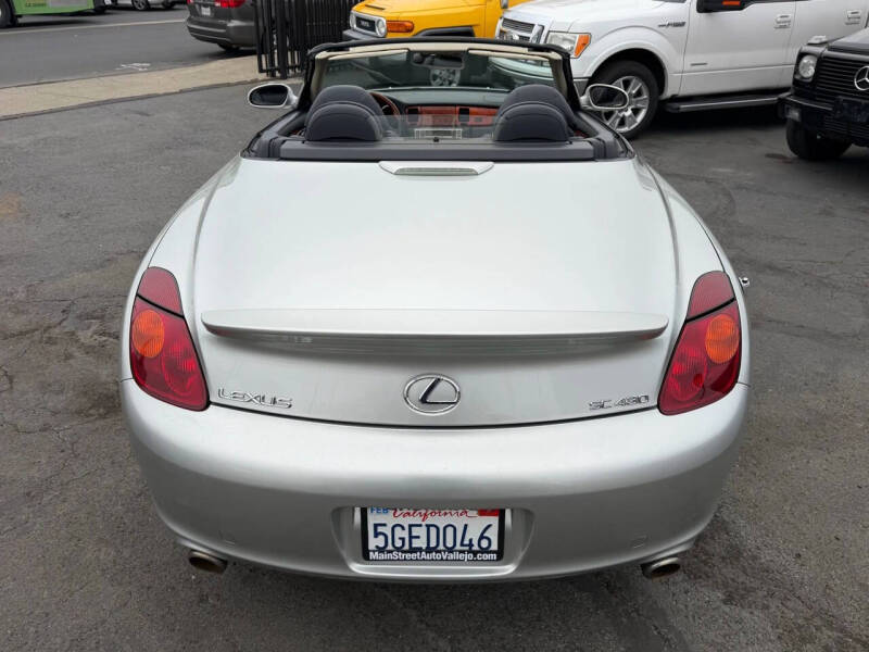 2004 Lexus SC 430
