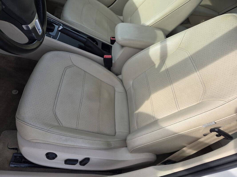 2015 Volkswagen Passat 1.8T Limited Edition