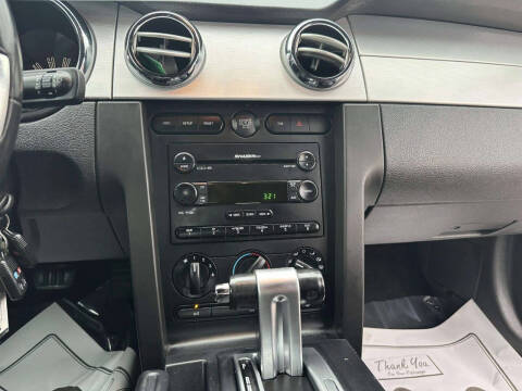 2006 Ford Mustang GT Deluxe