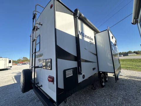 2018 Winnebago Winnie Plus 27RBDS
