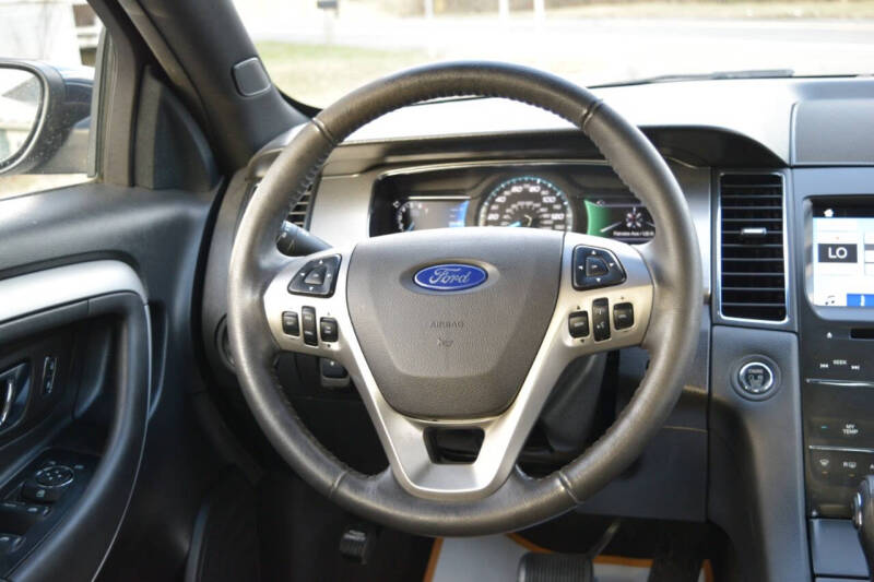 2016 Ford Taurus SEL