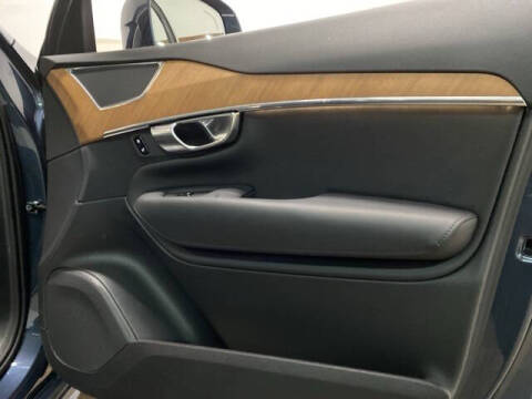 2025 Volvo XC90 B6 Plus Bright Theme 7P