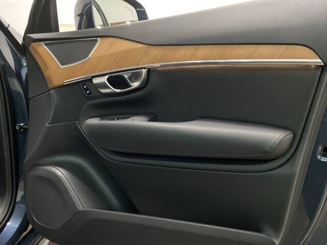 2025 Volvo XC90 B6 Plus Bright Theme 7P