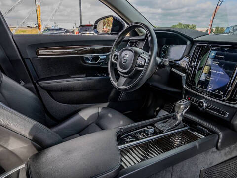 2018 Volvo S90 T5 Momentum