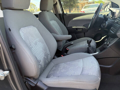 2016 Chevrolet Sonic LS Manual