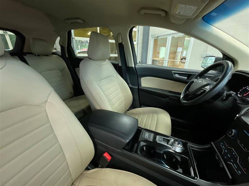 2020 Ford Edge SE