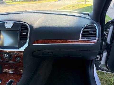 2012 Chrysler 300 Limited