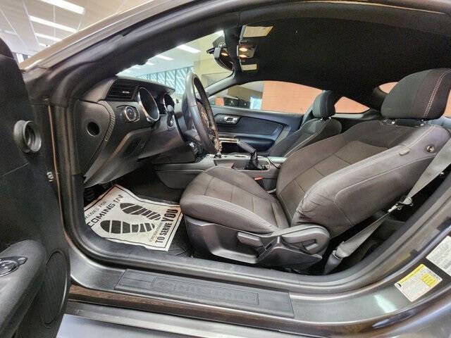 2017 Ford Mustang V6