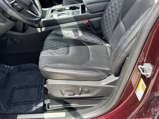 2024 Ford Edge Titanium