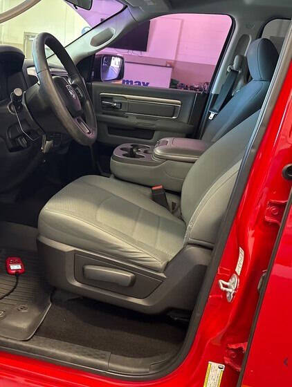 2017 RAM 1500 SLT
