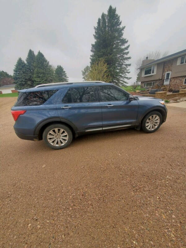 2020 Ford Explorer Limited photo 2