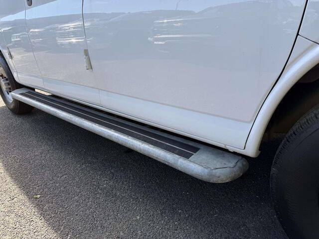2024 Chevrolet Express 2500