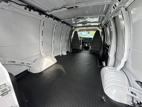 2025 Chevrolet Express 2500