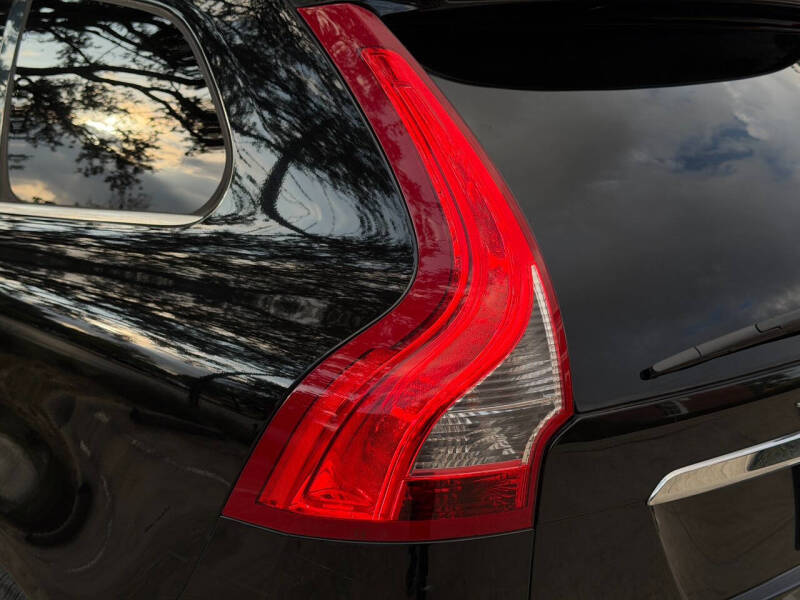 2015 Volvo XC60 T5 Drive-E Premier