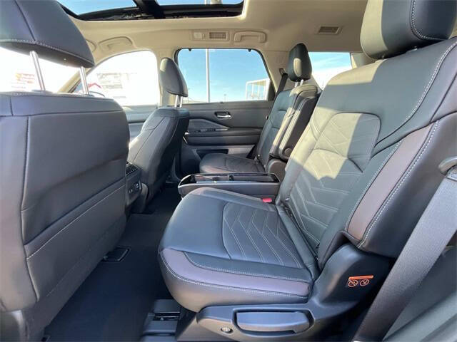 2025 Nissan Pathfinder Platinum