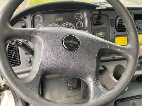 2007 Freightliner M2 106