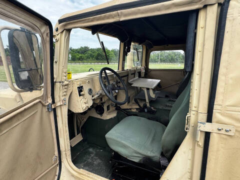 2014 AM General Hummer